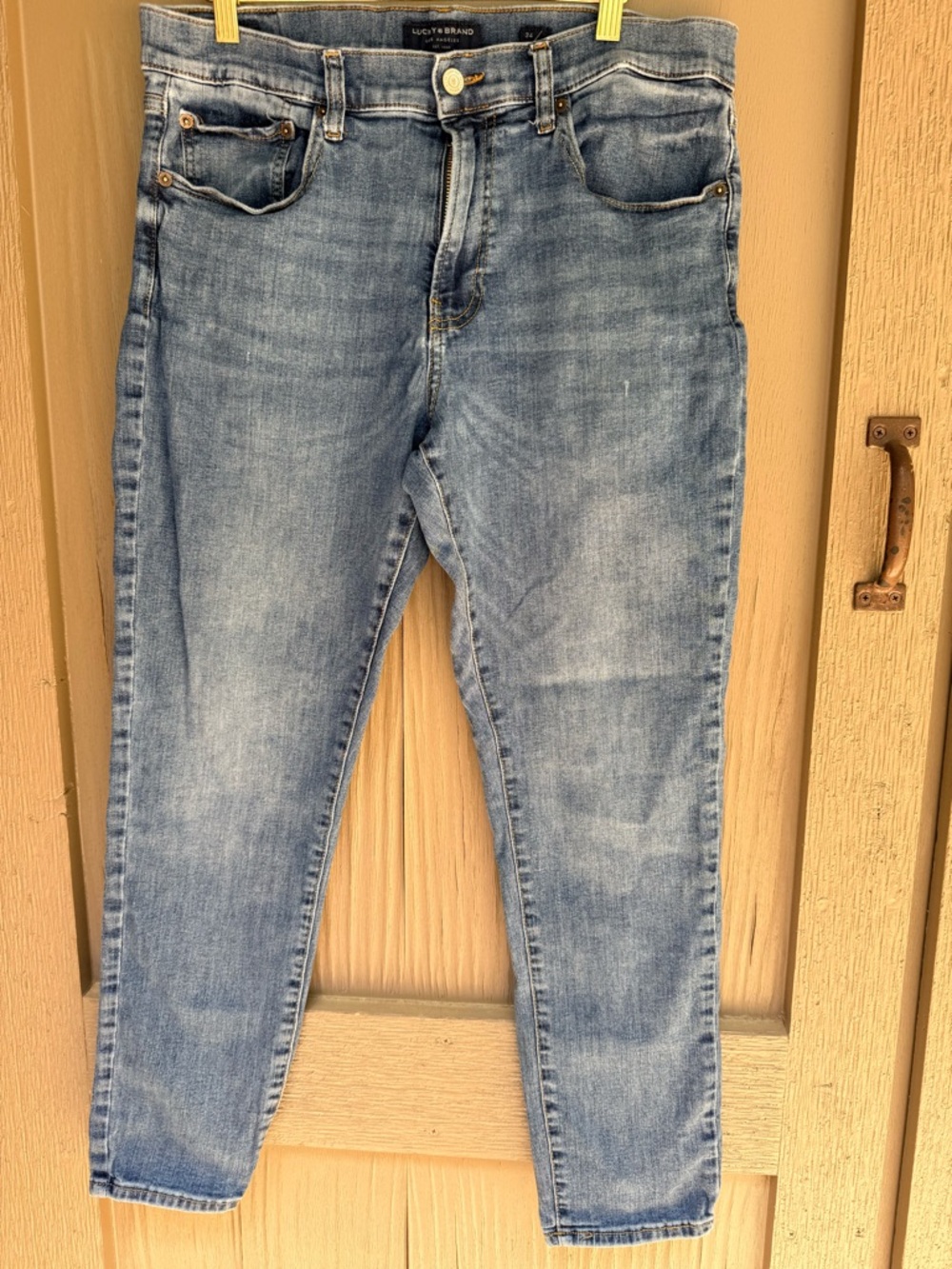 Lucky Brand Men's 412 Athletic Slim Jeans 34 x 30, Medium Wash, Classic 5-Pocket